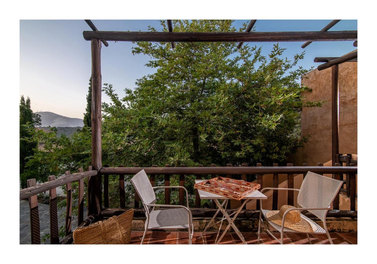 מלון דירות Enagron Ecotourism Village אצ'וס