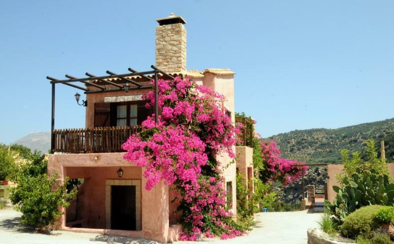 Enagron Ecotourism Village מלון דירות אצ'וס