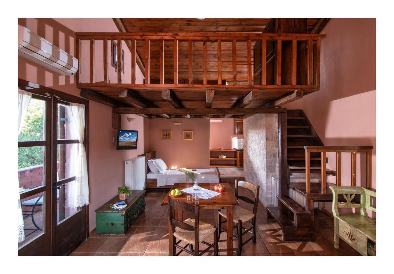 מלון דירות Enagron Ecotourism Village 3*
