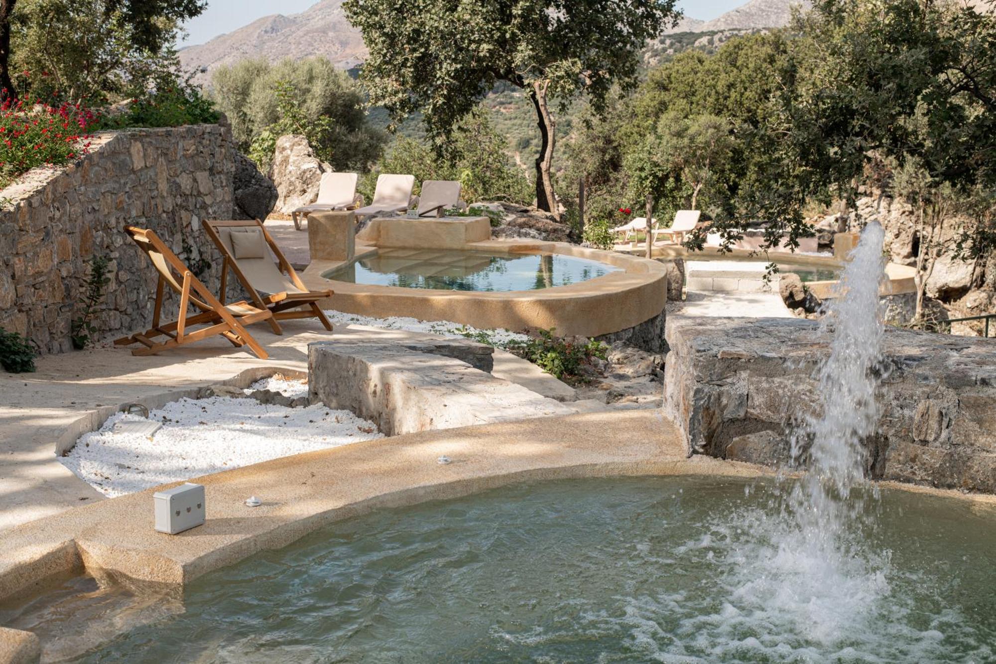 Aparthotel Enagron Ecotourism Village